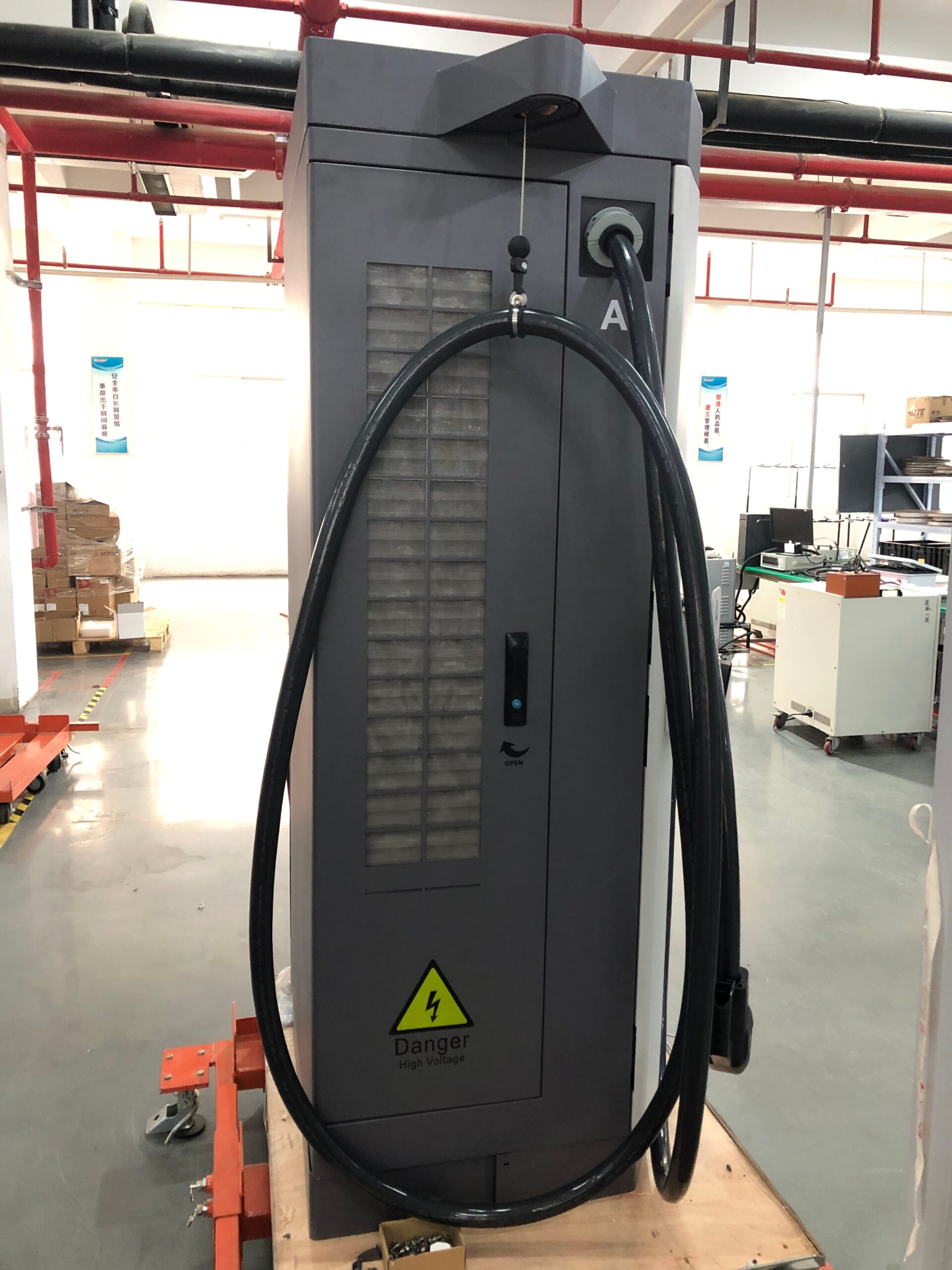 Estación de carga rápida para coche eléctrico, cargador de alta calidad para vehículo eléctrico, APP móvil OCPP comercial CCS 150kw EV DC Estación de carga rápida para coche eléctrico, cargador de alta calidad para vehículo eléctrico, APP móvil OCPP comercial CCS 150kw EV DC